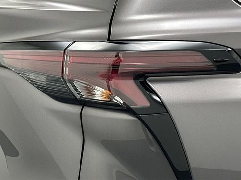 Certified 2023 Toyota Sienna LE image 23