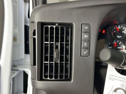 New 2025 Chevrolet Express 2500 Work Van w/ Driver Convenience Package image 29
