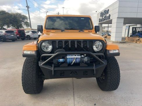 Used 2021 Jeep Gladiator Willys image 2