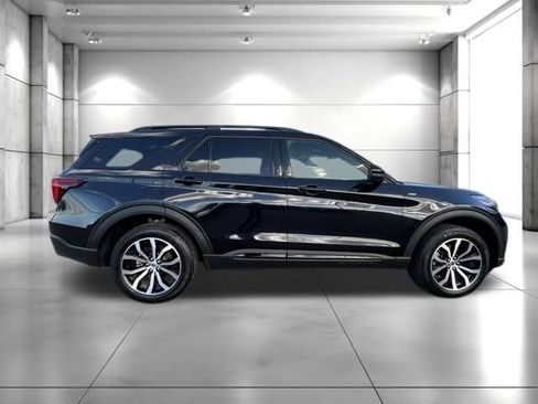 Used 2025 Ford Explorer ST-Line AWD/4WD image 9