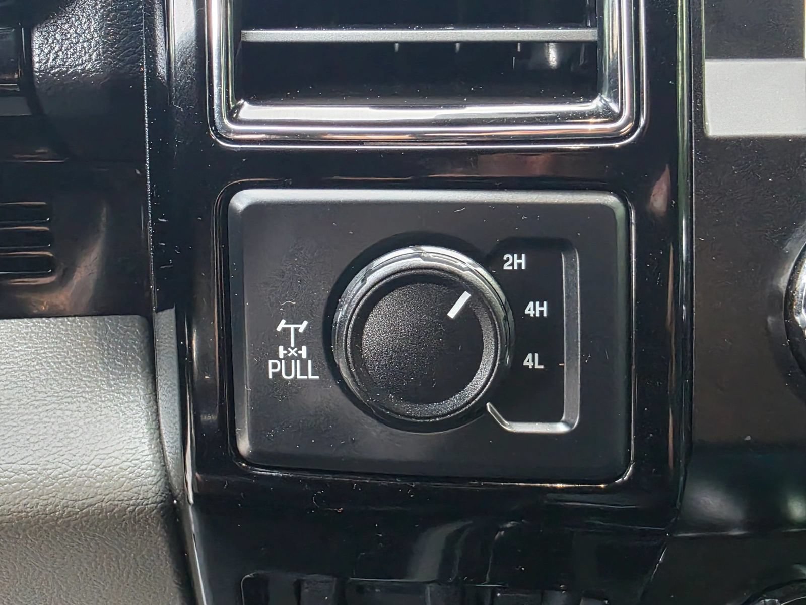 Used 2020 Ford F250 XLT w/ XLT Value Package AWD/4WD image 17