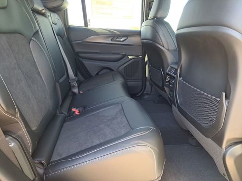 New 2025 Jeep Grand Cherokee Altitude image 5