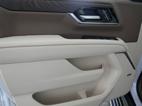 New 2026 GMC Yukon XL Denali w/ Denali Reserve Package AWD/4WD image 13