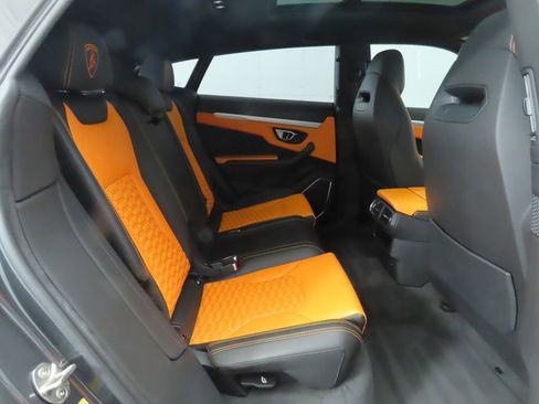 Used 2020 Lamborghini Urus image 23