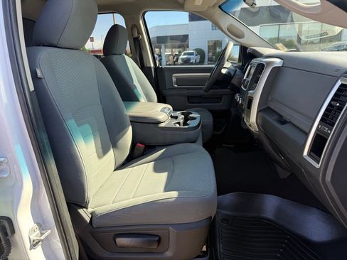 Used 2017 RAM 1500 Classic SLT AWD/4WD image 16