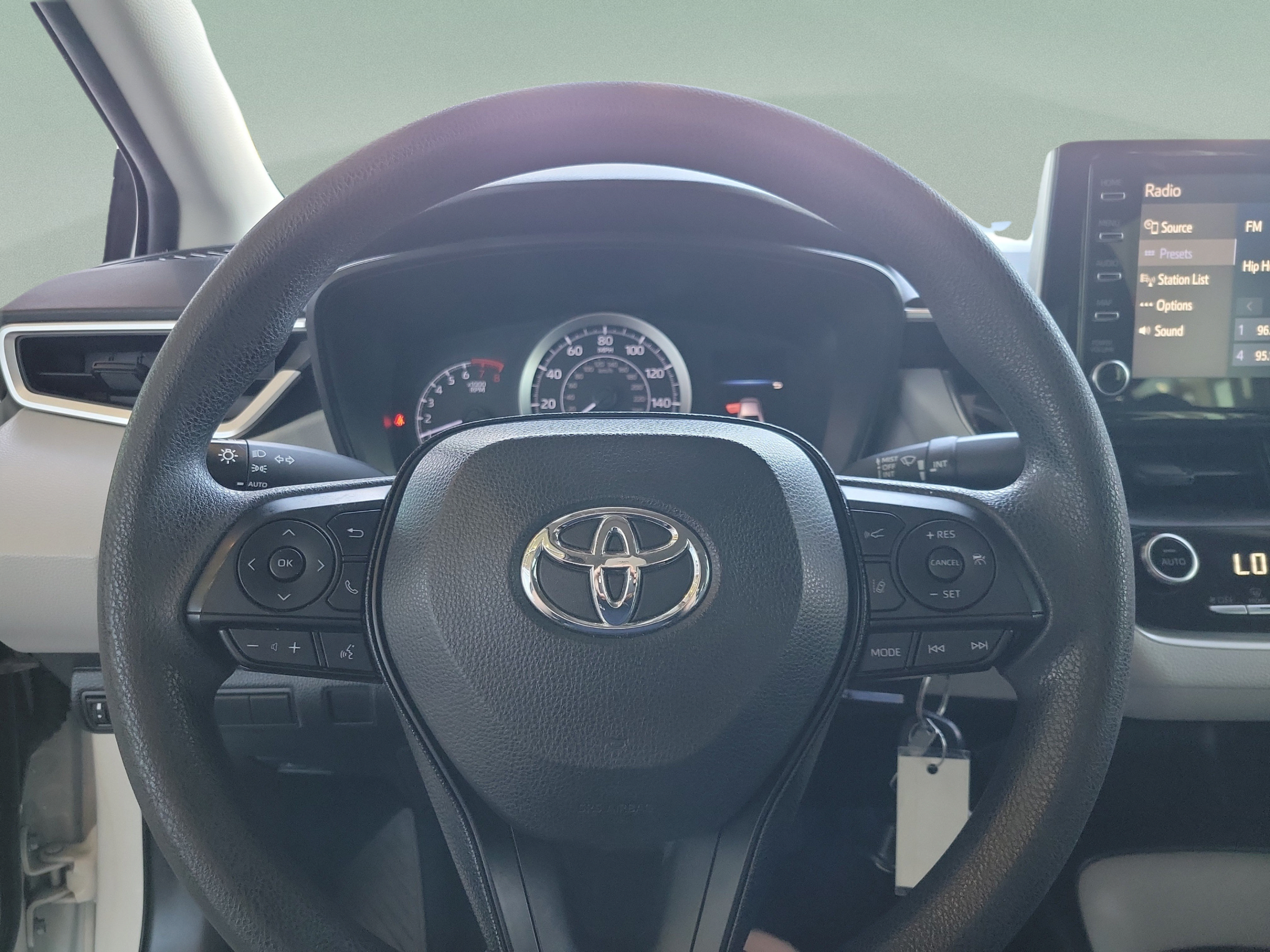 Used 2020 Toyota Corolla LE FWD image 8