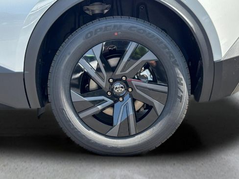 New 2026 Toyota C-HR AWD/4WD image 31