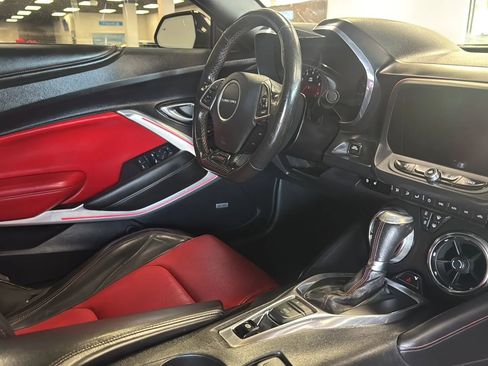 Used 2016 Chevrolet Camaro SS RWD image 13