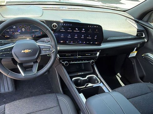 New 2026 Chevrolet Traverse LT FWD image 18