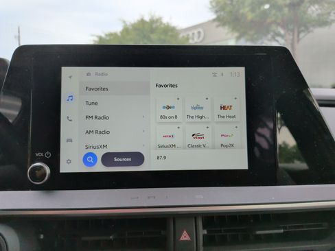 Used 2024 Toyota Prius XLE FWD image 23