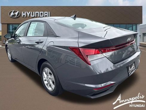 Certified 2023 Hyundai Elantra SE w/ Cargo Package FWD image 3