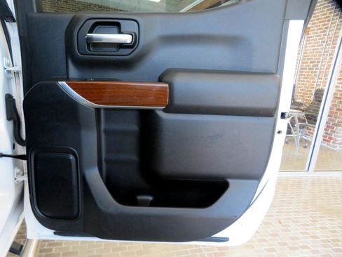 Used 2019 Chevrolet Silverado 1500 LT w/ Z71 Off-Road Package image 20