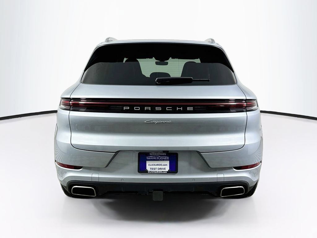 Used 2024 Porsche Cayenne AWD/4WD image 15