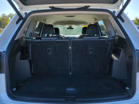 Used 2024 Volkswagen Atlas SE image 31