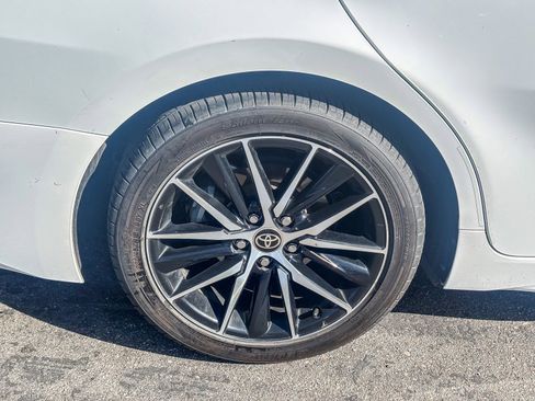 Used 2022 Toyota Camry SE w/ Audio Upgrade Package FWD image 11