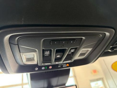 Used 2024 GMC Sierra 2500 AT4 w/ AT4 Premium Plus Package AWD/4WD image 15