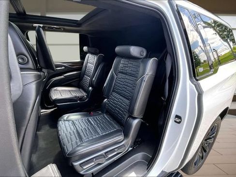 Used 2023 Cadillac Escalade ESV Sport Platinum w/ LPO, ONYX Package AWD/4WD image 25