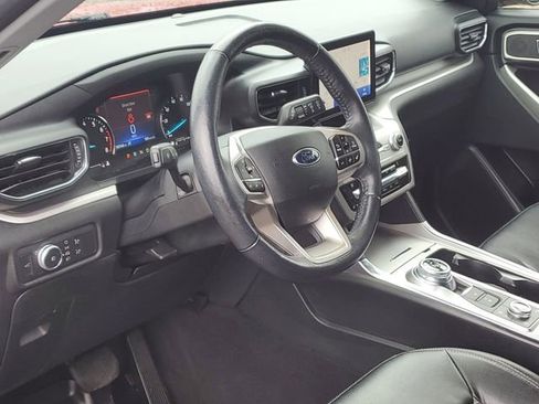 Used 2021 Ford Explorer XLT w/ Equipment Group 202A AWD/4WD image 20