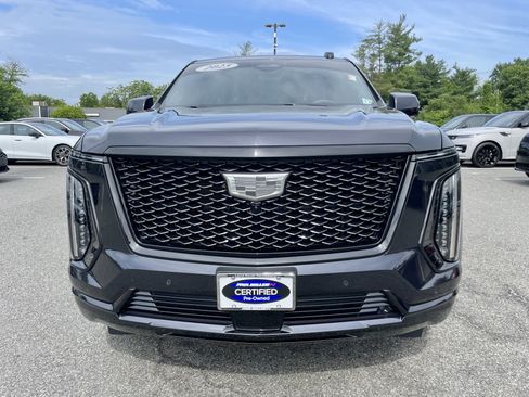 Used 2025 Cadillac Escalade Sport Platinum w/ LPO, ONYX Package AWD/4WD image 2