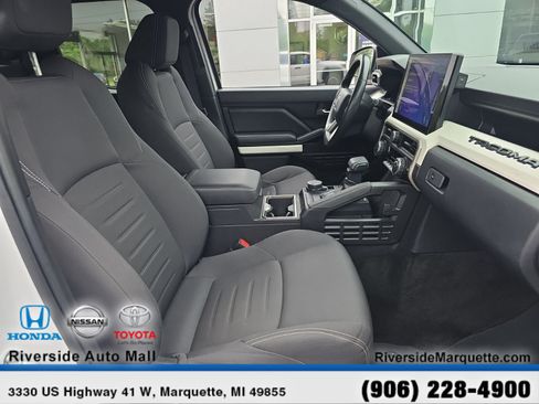 Used 2024 Toyota Tacoma TRD Off-Road AWD/4WD image 25