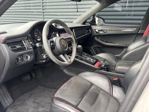 Certified 2024 Porsche Macan GTS image 10