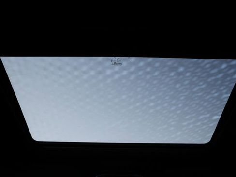 Used 2017 Jeep Grand Cherokee Overland w/ Jeep Active Safety Group image 28