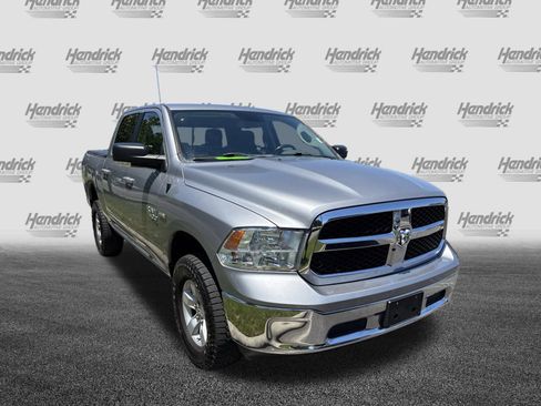 Used 2019 RAM 1500 Classic SLT w/ Luxury Group AWD/4WD image 7