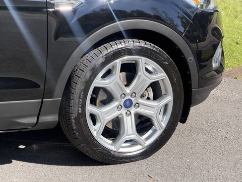 Used 2017 Ford Escape Titanium w/ Equipment Group 301A AWD/4WD image 8