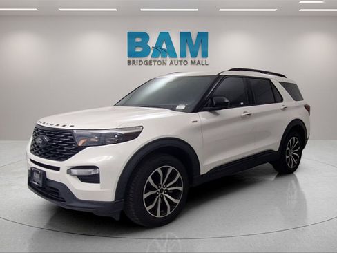 Used 2022 Ford Explorer ST-Line w/ Class IV Trailer Tow Package image 3