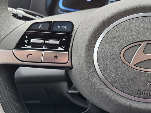 New 2025 Hyundai Elantra SE image 26