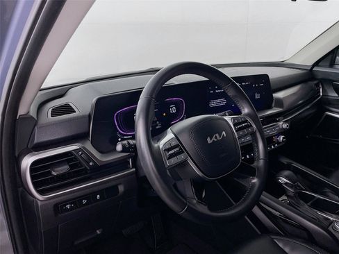 Used 2024 Kia Telluride LX image 13