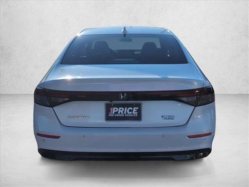 Used 2023 Honda Accord Touring image 6