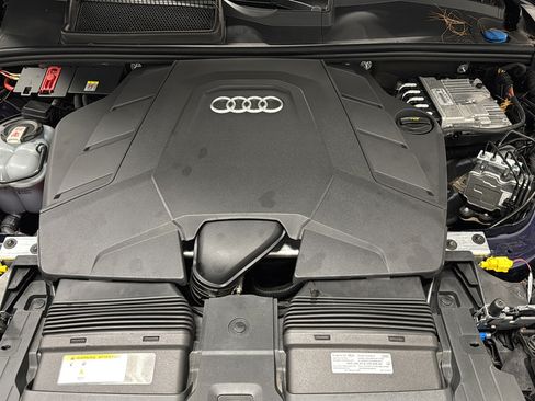 Used 2023 Audi Q7 3.0T Premium Plus w/ Premium Plus Package AWD/4WD image 38