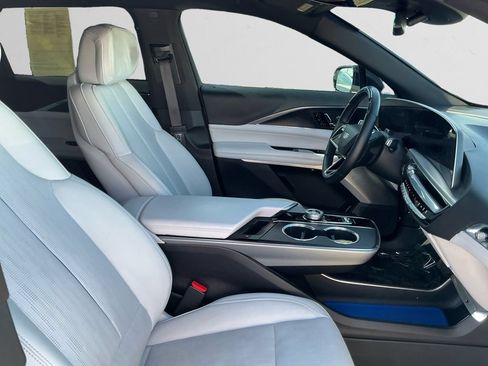Used 2024 Cadillac Lyriq Luxury RWD image 15