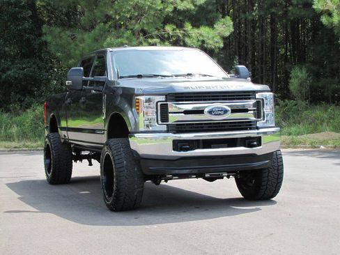 Used 2018 Ford F250 XLT image 9