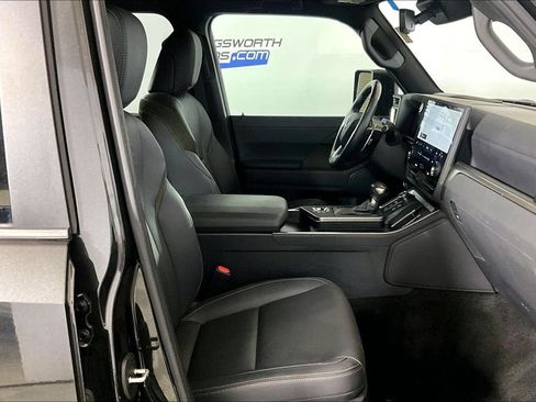 Used 2024 Lexus GX 550 AWD/4WD image 6