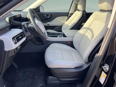 New 2026 Lincoln Aviator 2WD image 21