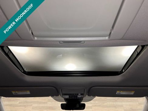 Used 2023 Honda Odyssey Elite image 5