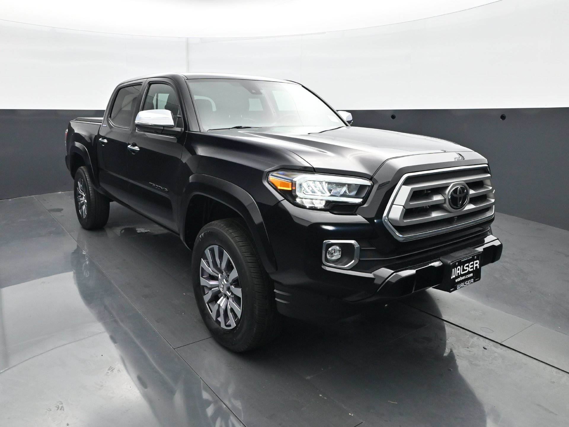 Used 2021 Toyota Tacoma Limited AWD/4WD image 11