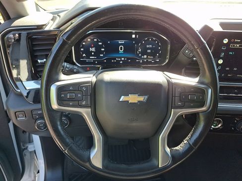 Certified 2022 Chevrolet Silverado 1500 LT AWD/4WD image 19