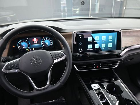 New 2026 Volkswagen Atlas SE image 37