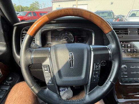 Used 2016 Lincoln Navigator Select AWD/4WD image 14