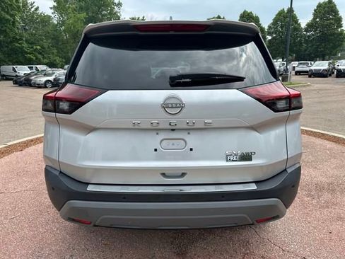 Used 2022 Nissan Rogue SV image 4