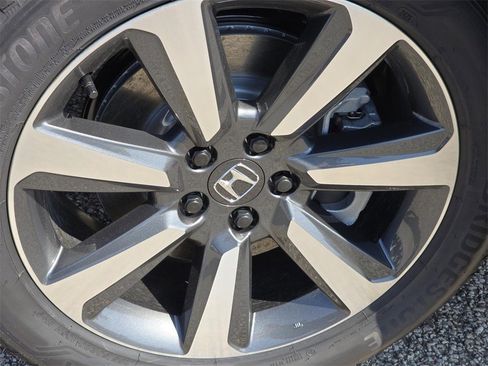 New 2025 Honda Pilot Elite image 13