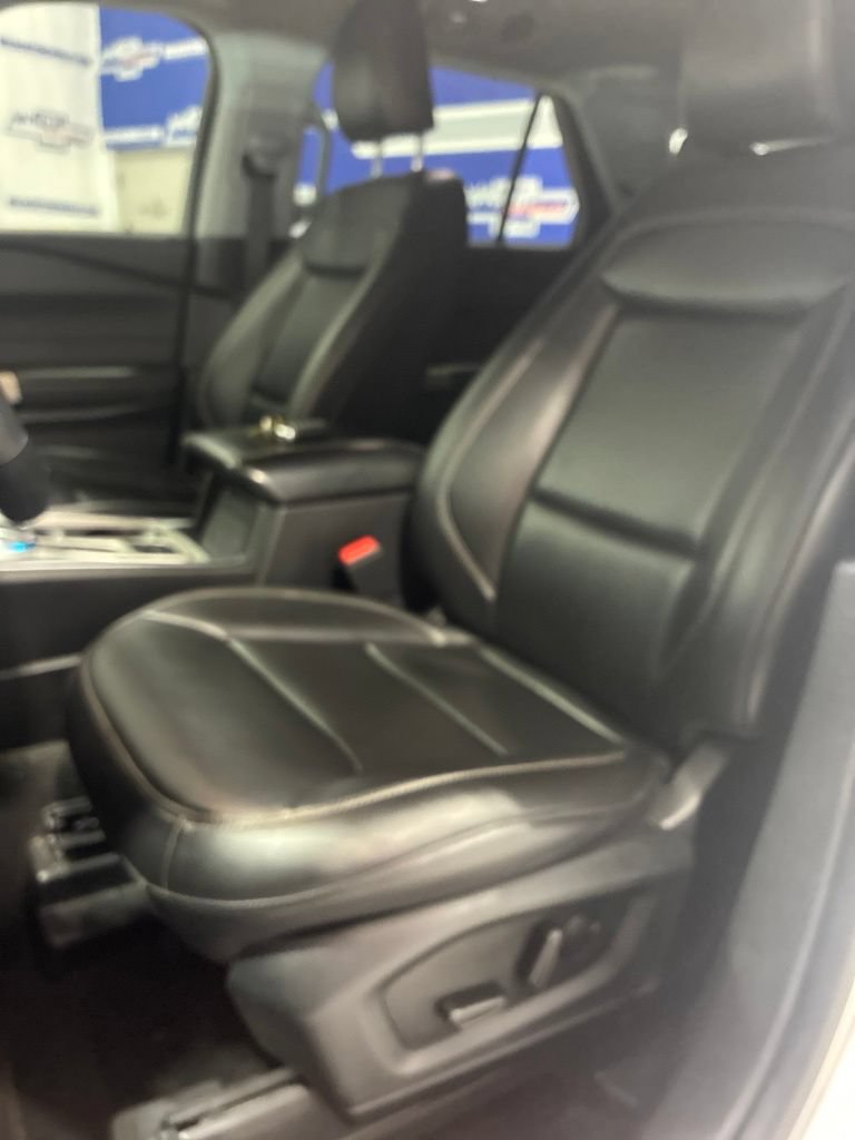 Used 2023 Ford Explorer XLT w/ Equipment Group 202A RWD image 13