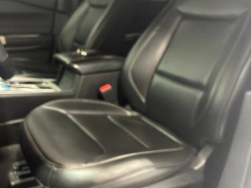 Used 2023 Ford Explorer XLT w/ Equipment Group 202A RWD image 13