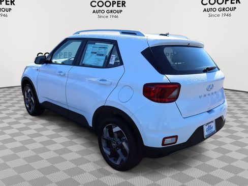 New 2026 Hyundai Venue SEL FWD image 8