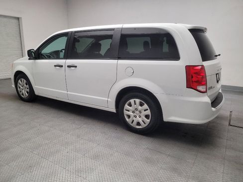 Used 2019 Dodge Grand Caravan SE w/ UConnect Hands-Free Group image 3