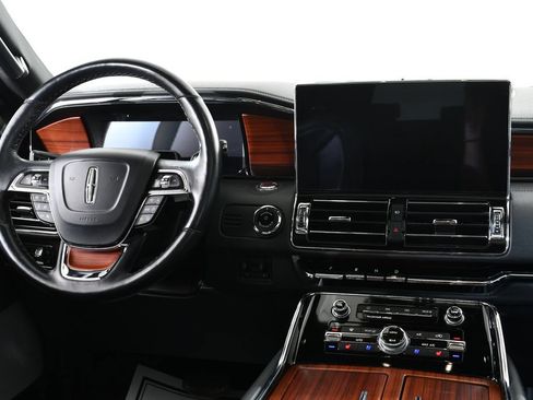 Used 2024 Lincoln Navigator L Reserve AWD/4WD image 8