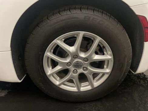 Used 2022 Chrysler Pacifica Touring-L FWD image 25